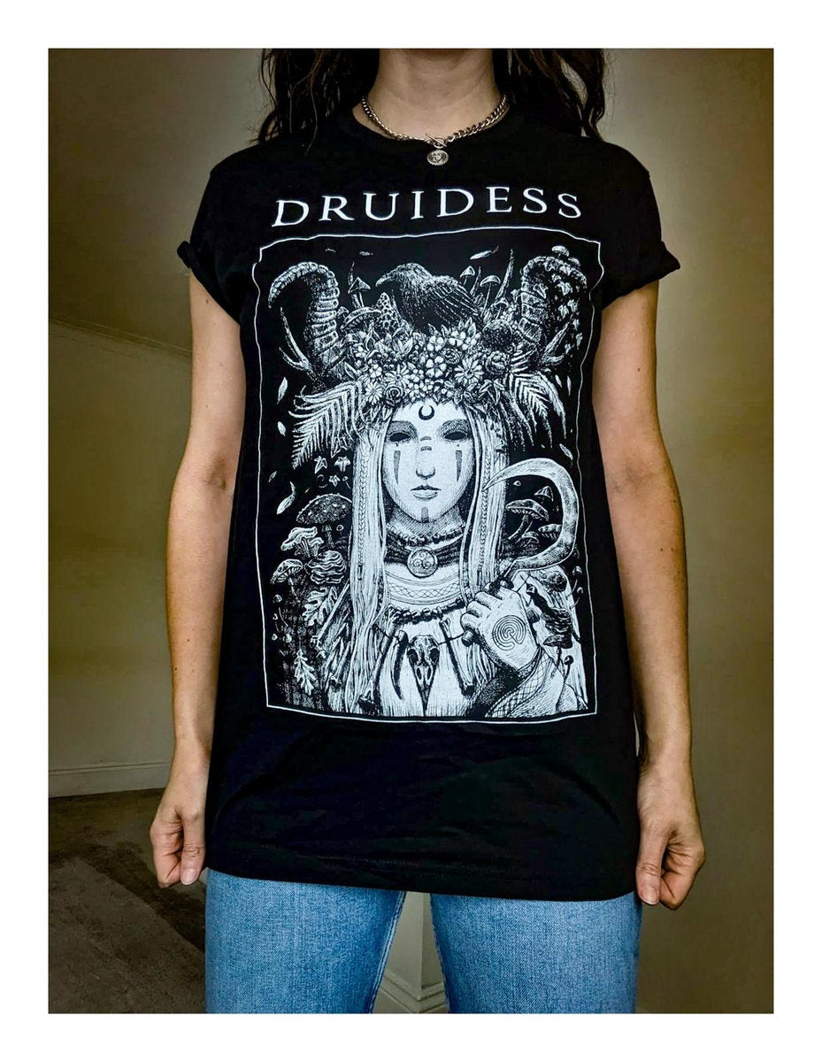 'The Druidess' T-shirt